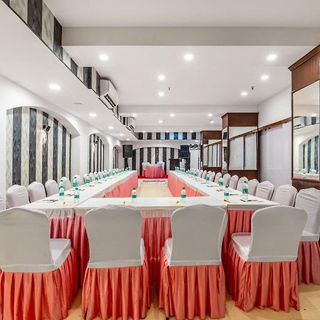 Hotel Nice Palace Дели Экстерьер фото