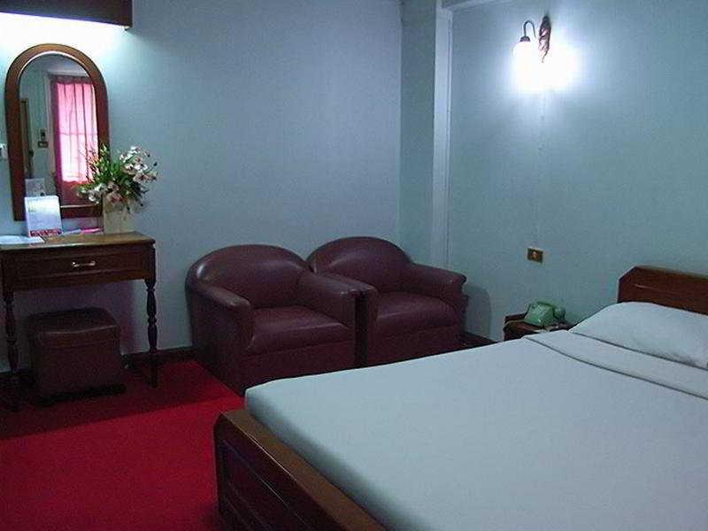 Hotel Nice Palace Дели Экстерьер фото
