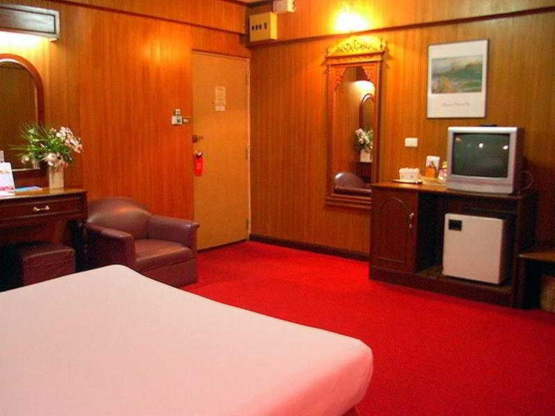 Hotel Nice Palace Дели Экстерьер фото